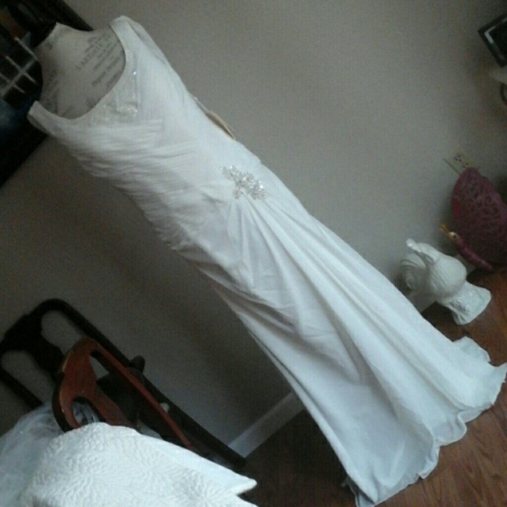 Stunning  Ivory Wedding Dress